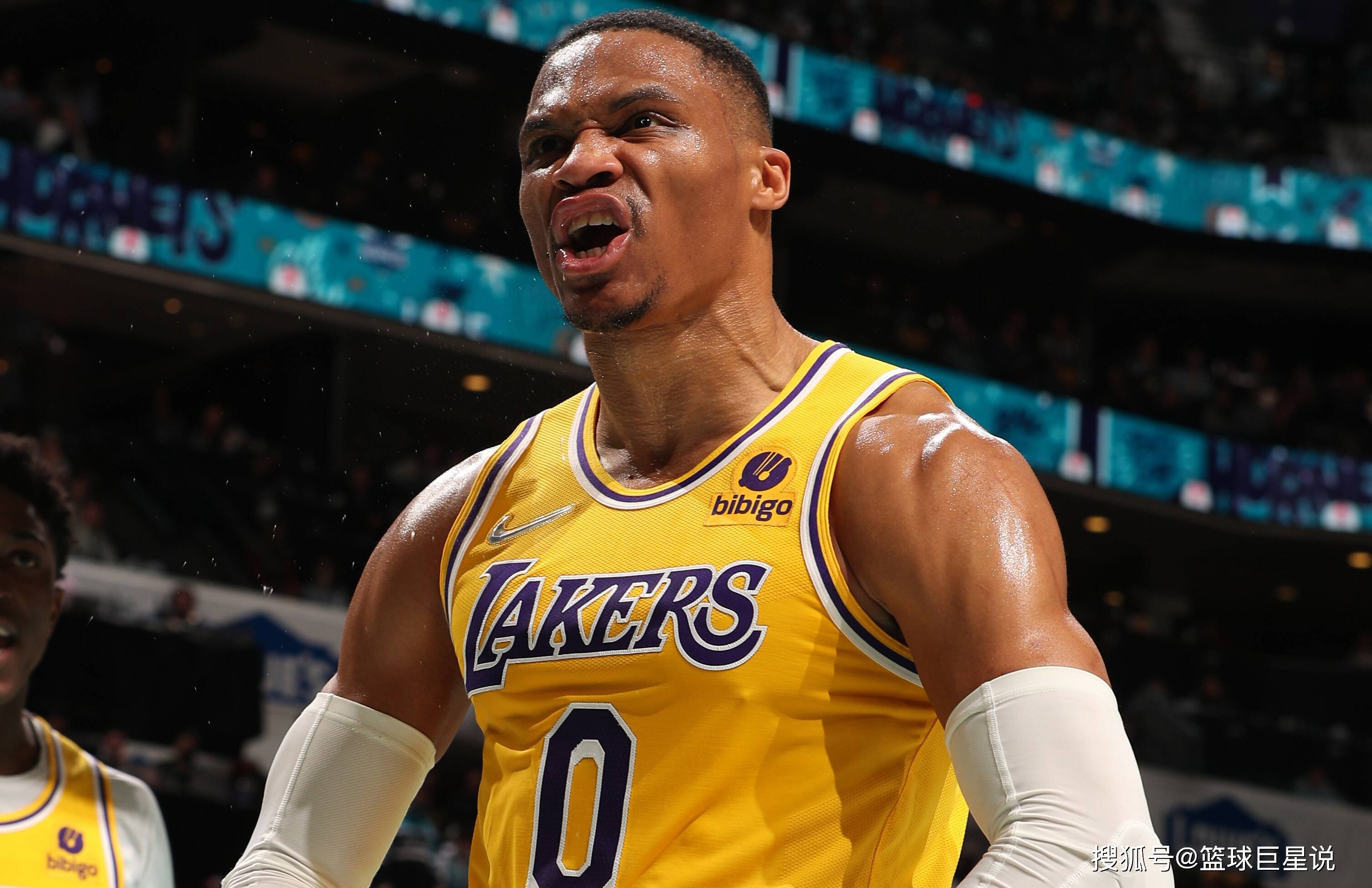 里程碑，弗拉泰西完成了代表国米的第100场比赛（弗拉泰西达成国米生涯第100场出场里程碑）