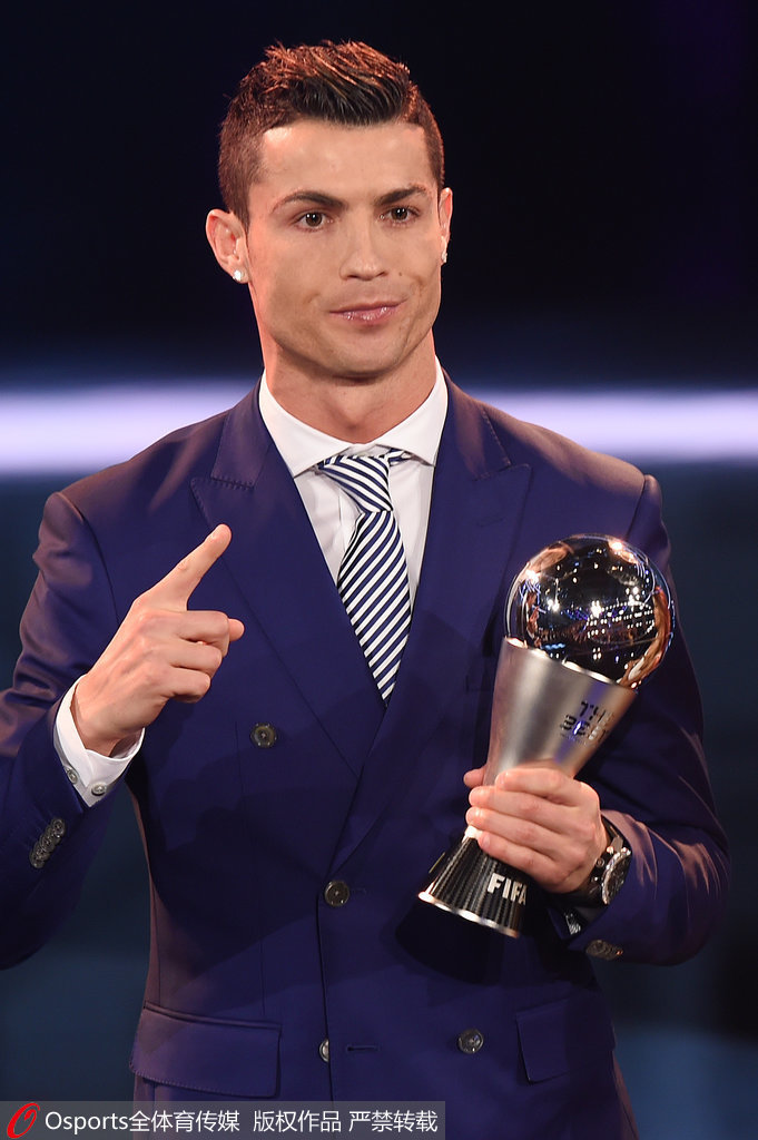 U22国足李镇全：团结且强大的集体，在正确道路上继续前进吧（U22国足李镇全：团结强大，我们将在正确道路上坚定前行）