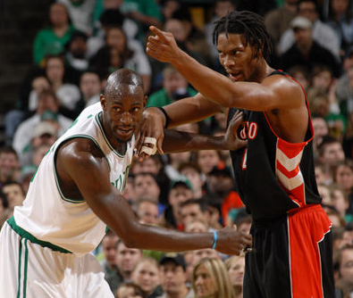 记者：切尔西中场霍尔加盟埃弗顿的转会费为2400万镑+浮动（记者：埃弗顿以2400万英镑加浮动签下切尔西中场霍尔）