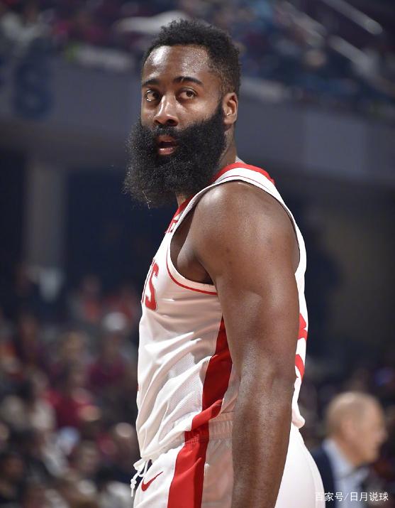 罗伊斯重返多特主场，俱乐部官方社媒发文欢迎（多特官方社媒发文欢迎罗伊斯重返主场）