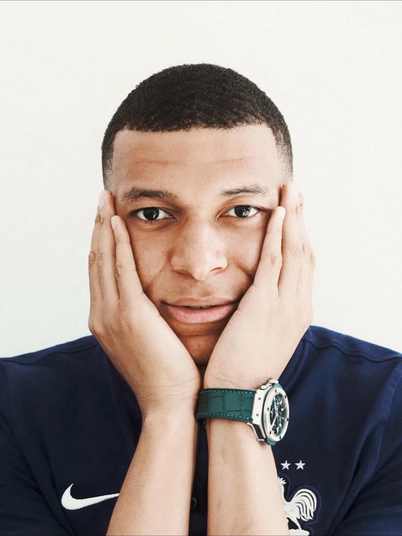 欧冠进球30+球员仅两人客场进球多于主场：姆巴佩、里瓦尔多（欧冠30+进球球员中，仅姆巴佩与里瓦尔多客场进球多于主场）