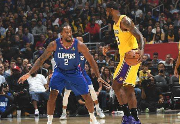 经纪人：那不勒斯今夏也有意博尼，但奥西利奥起了决定性作用（经纪人：今夏那不勒斯也曾追逐博尼，奥西利奥发挥关键作用）