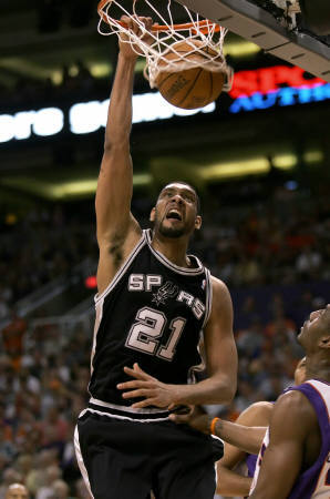 15投4中陷入挣扎！弗拉格暴露体能短板 糟糕的三分投射成最大掣肘（15投仅4中手感低迷！弗拉格体能隐忧暴露 三分失准成最大瓶颈）