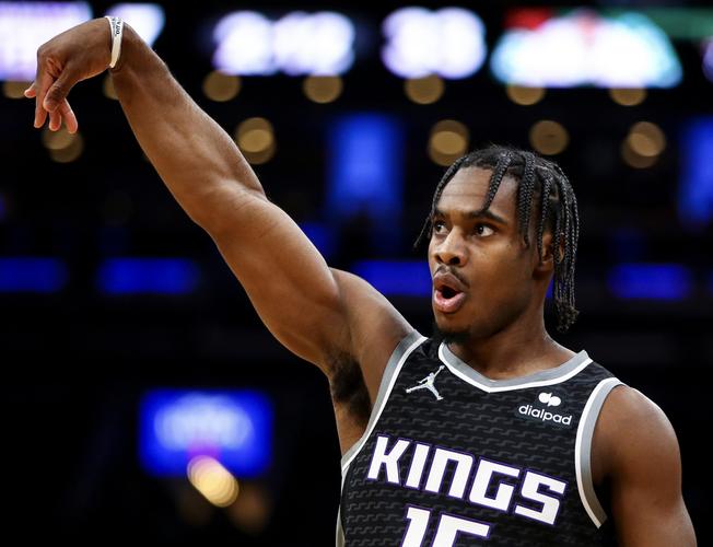 消除阻碍，重磅对决近在咫尺！乌西克VS维尔德：WBC正式批准巅峰碰撞（障碍扫清，巅峰对决一触即发！乌西克对阵维尔德：WBC官宣批准）