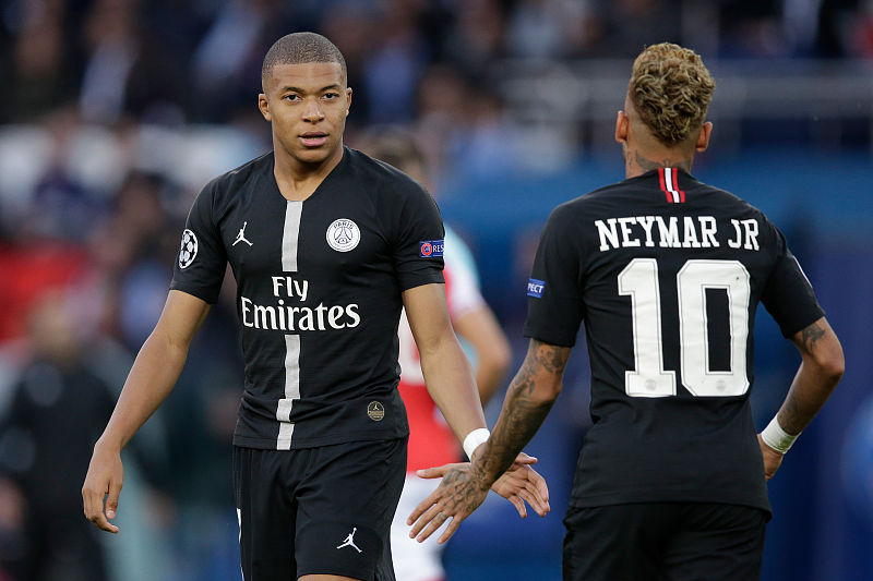 意甲三分制时代，斯帕莱蒂是第二位率队参加过三大德比的主帅（自意甲三分制以来，斯帕莱蒂成为第二位率队参与三大德比的主帅）