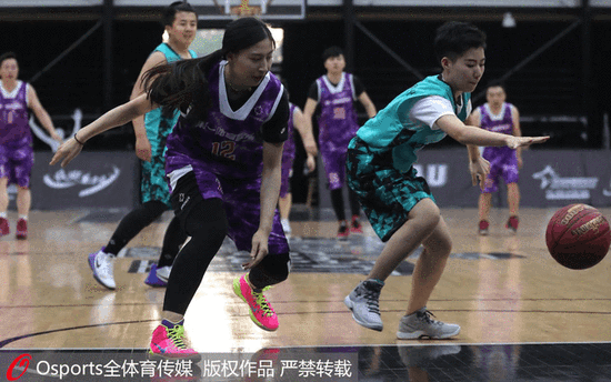 谭龙效力亚泰8年陪球队降级又冲超，如今再次跟随球队降级（谭龙在亚泰八年，历经降级与冲超，如今再度随队降级）